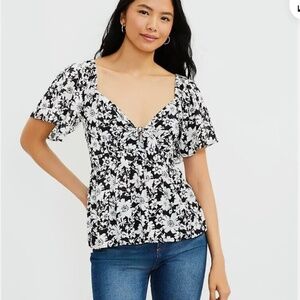 NWT Ann Taylor LOFT Black & White Floral Flutter Tie Neck Top Size M